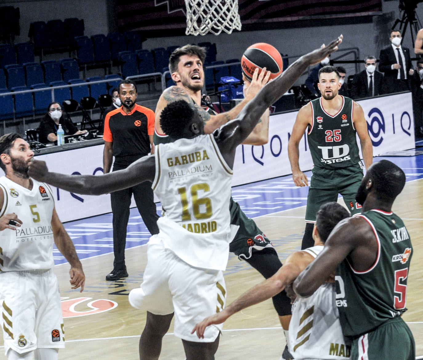 Fotos: Las mejores imágenes del TD Systems Baskonia - Real Madrid