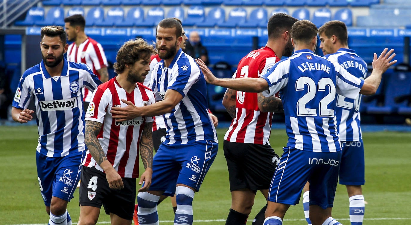 El estadio de Mendizorroza ha albergado el derbi entre albiazules y rojiblancos