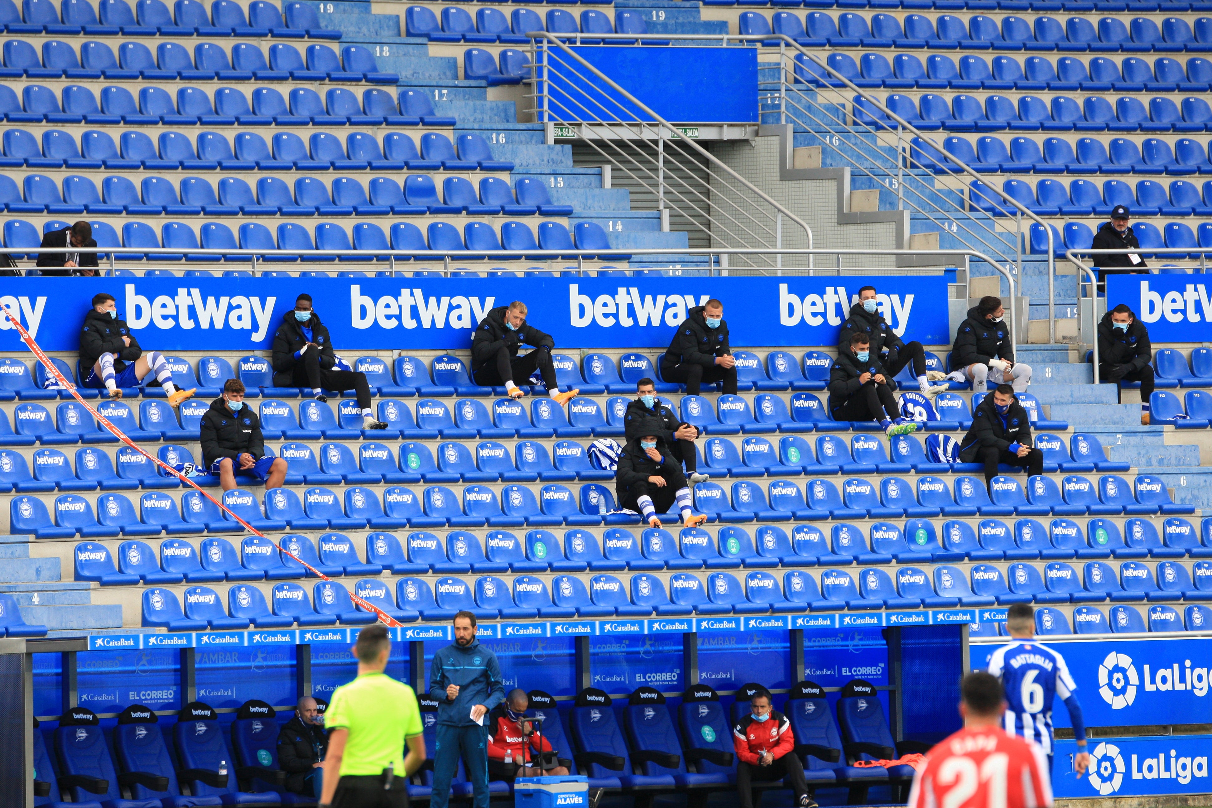 El estadio de Mendizorroza ha albergado el derbi entre albiazules y rojiblancos