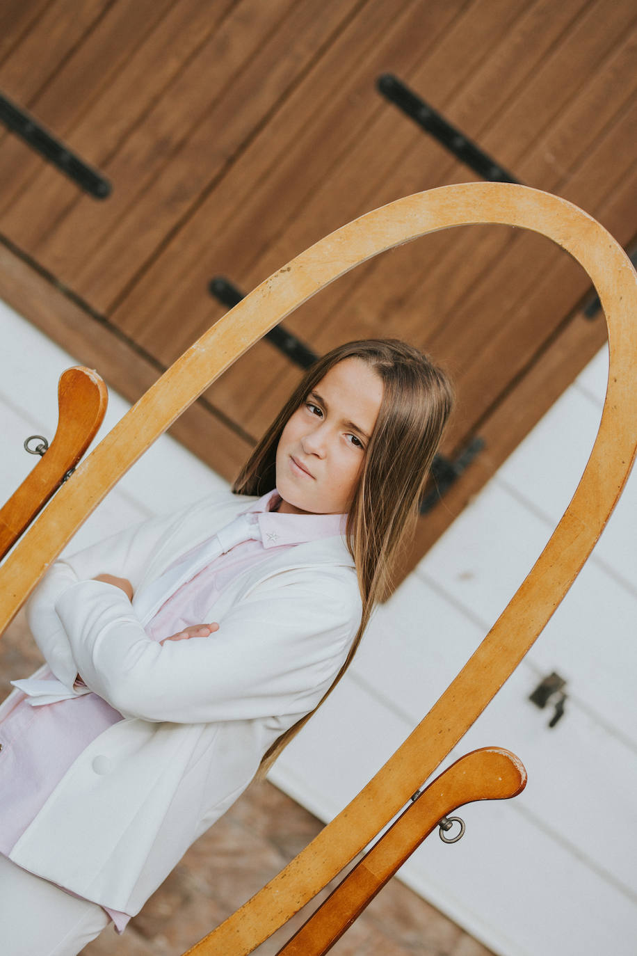 Fotos: Alize, la niña vizcaína que ha sido fiel a sí misma haciendo la comunión con traje y corbata