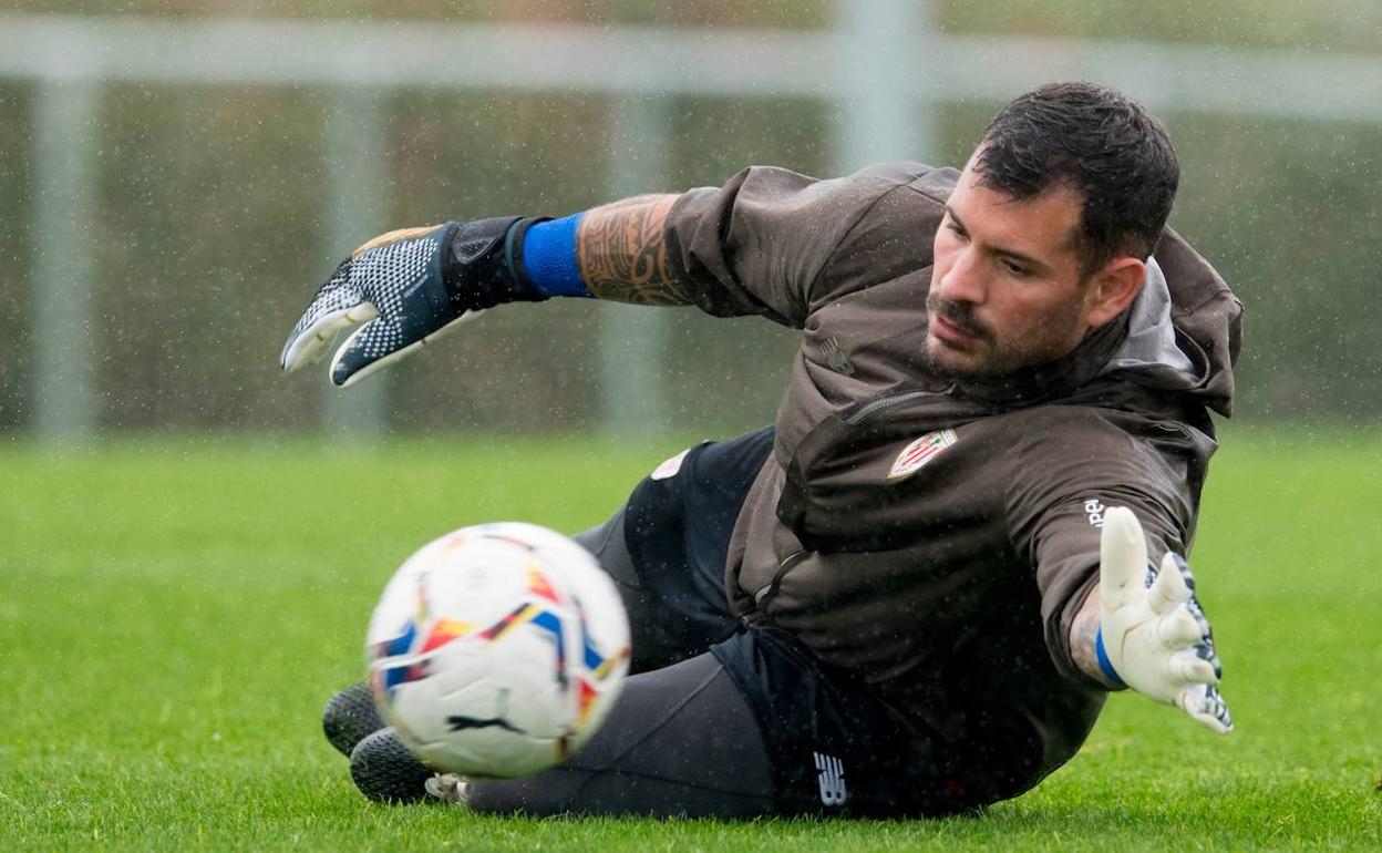 Iago Herrerín entrena hoy en Lezama.