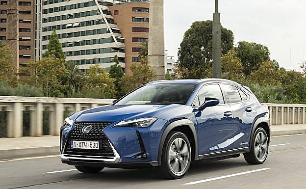 Prueba del modelo Lexus UX 300 h en Valencia