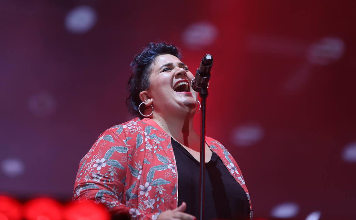 Aiora Renteria, Zea Maysen abeslaria.