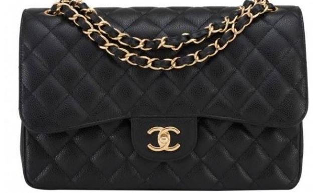 Bolso básico de Chanel, 1.900 euros.