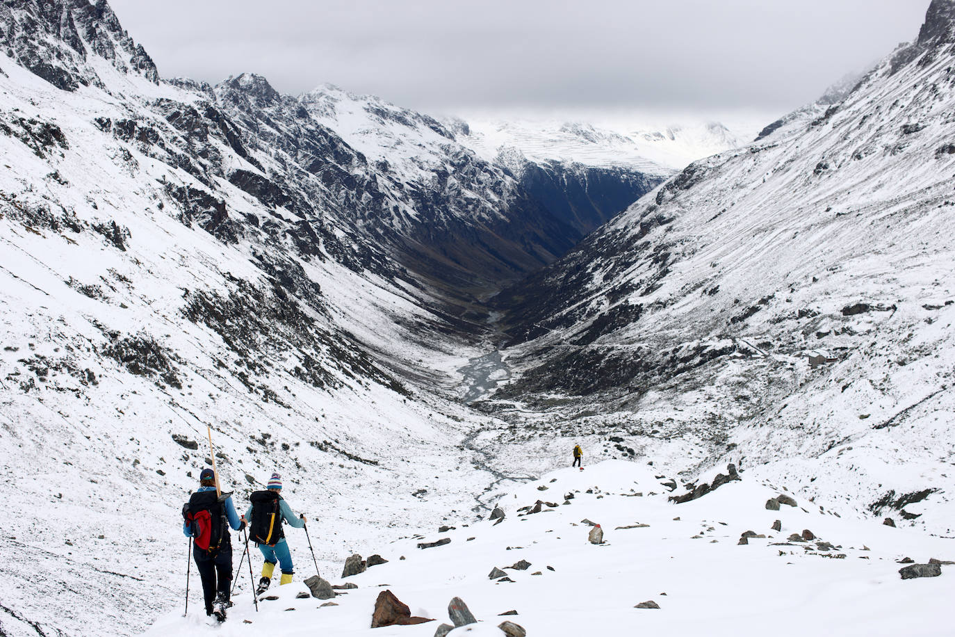 El otoño también recibe a los esquiadores en los alpes suizos.