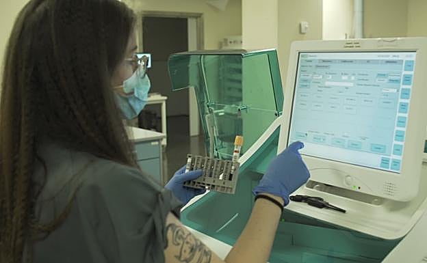 ¿Cómo funcionan los famosos test rápidos para detectar la Covid-19?