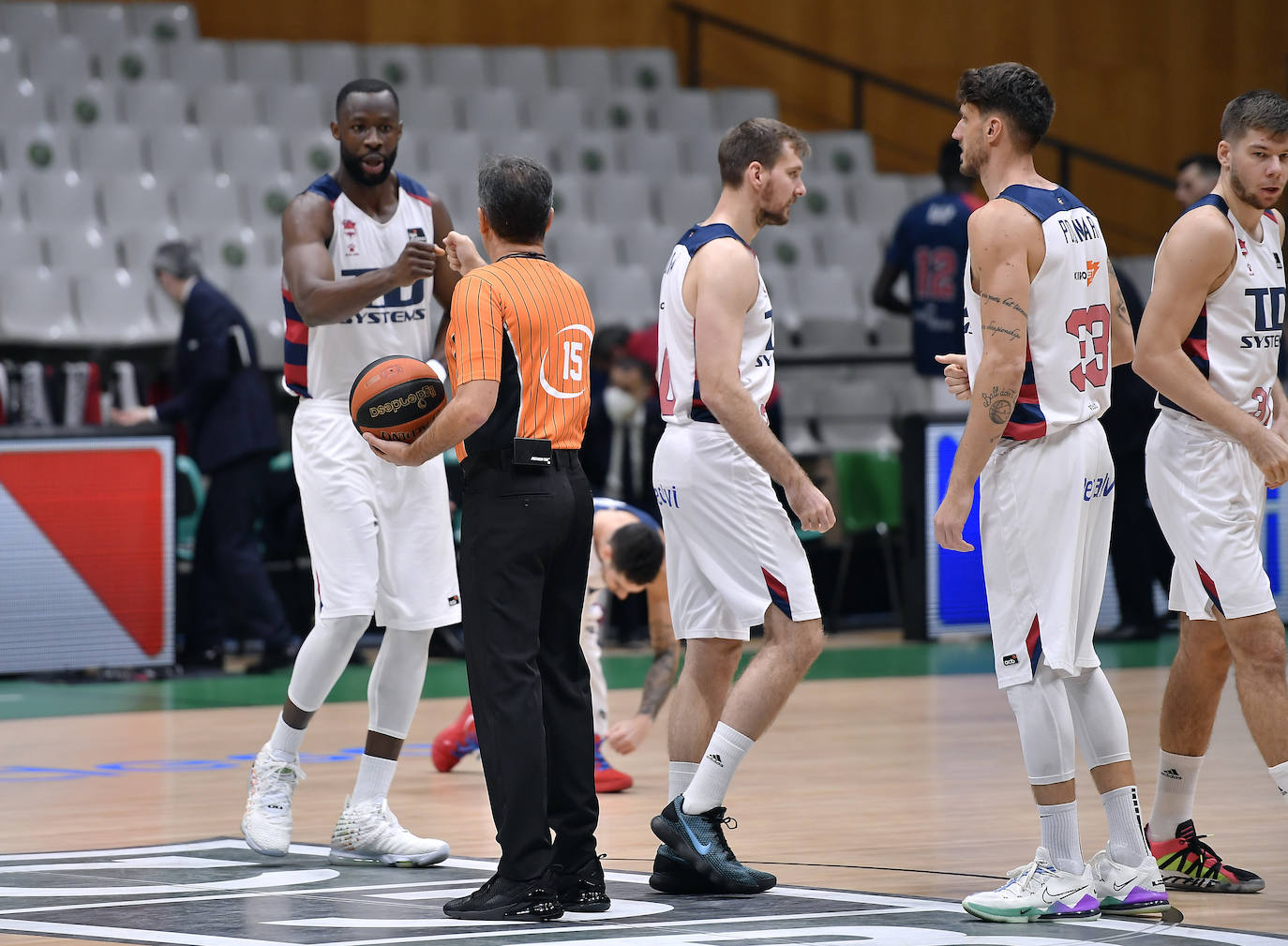 Fotos: El Joventut-Baskonia, en imágenes