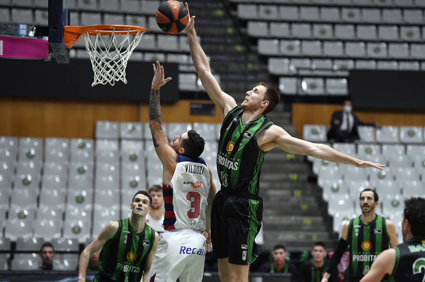 Fotos: El Joventut-Baskonia, en imágenes