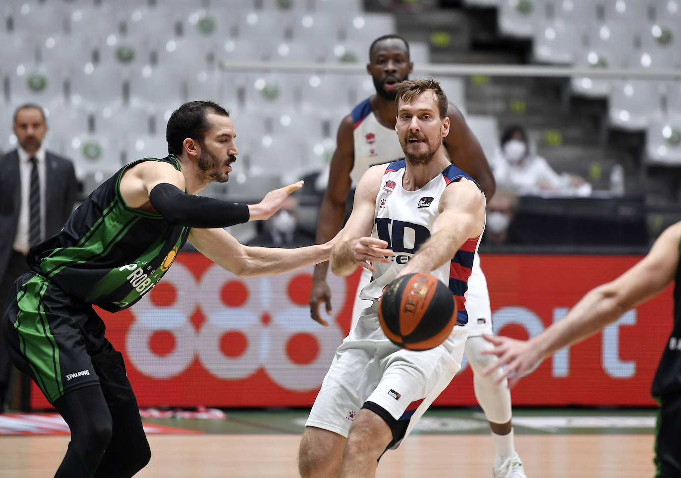 Fotos: El Joventut-Baskonia, en imágenes