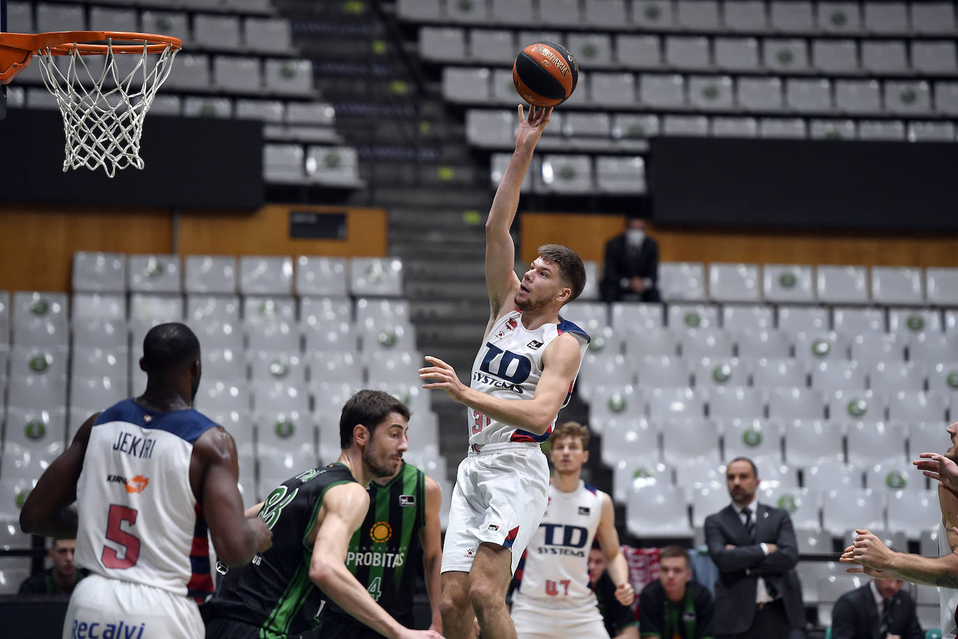Fotos: El Joventut-Baskonia, en imágenes