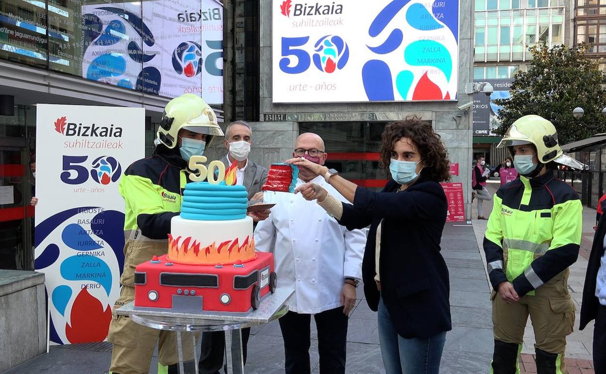 Los Bomberos de Bizkaia celebran el 50 aniversario de su entrada en servicio