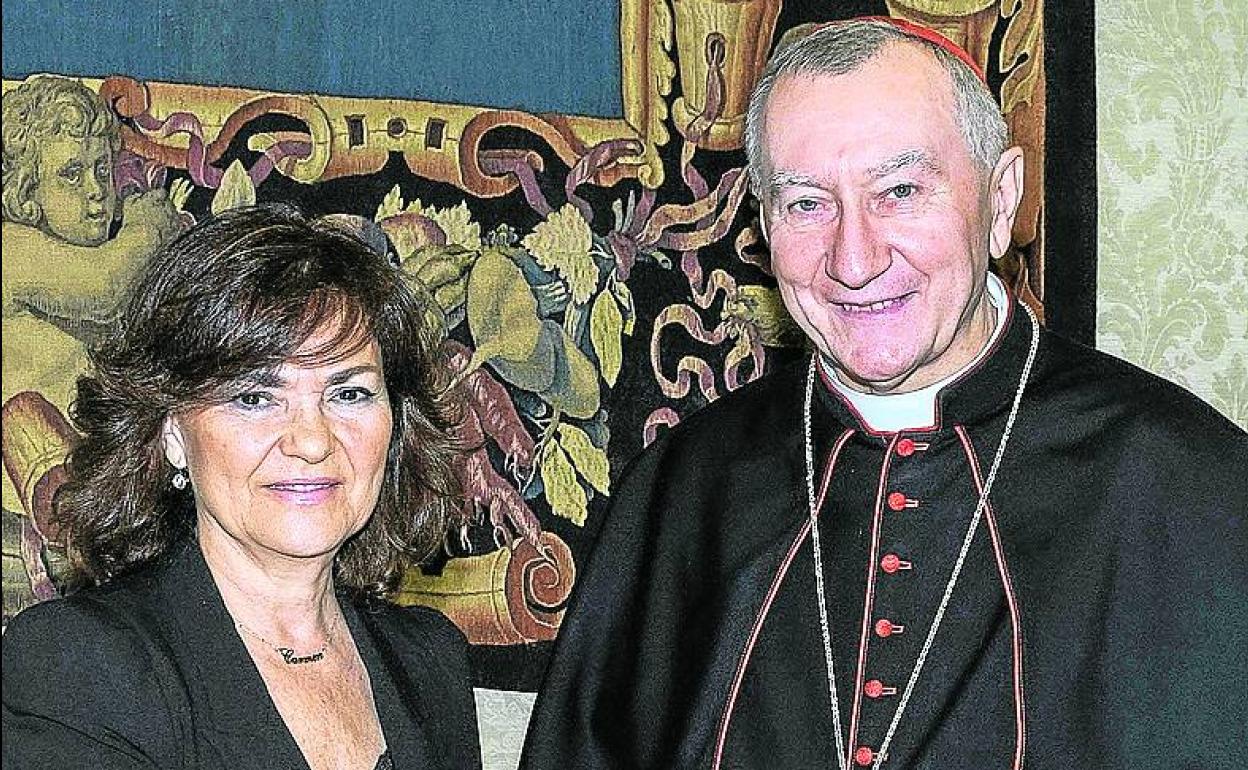 Carmen Calvo, con el secretario de Estado vaticano, Prieto Parolin. 