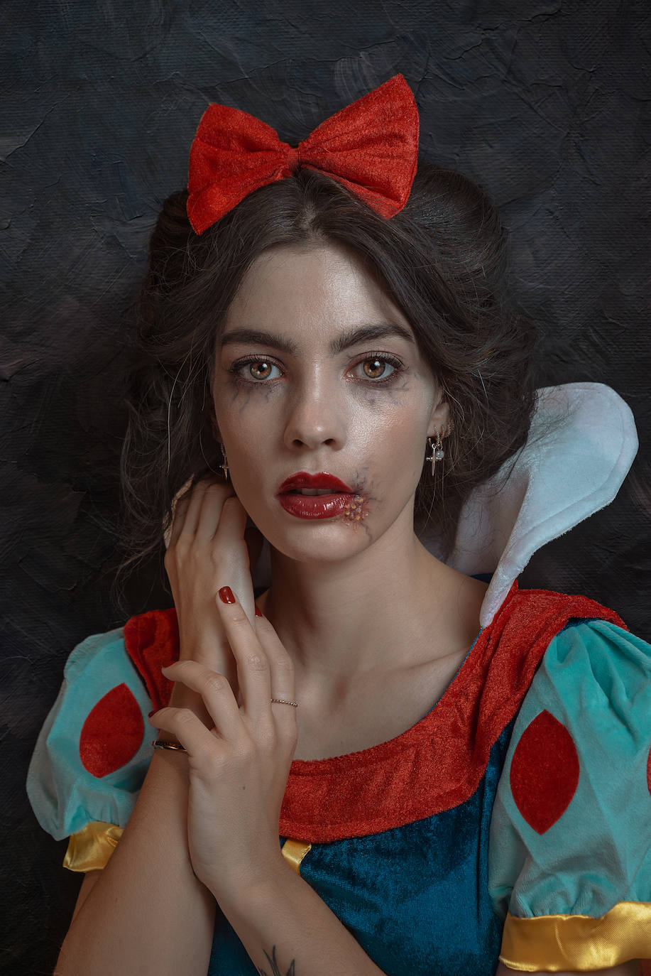 Fotos: Dos looks terroríficos de una estilista vizcaína para Halloween ¡Paso a paso!