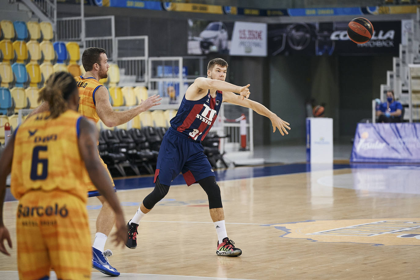 Fotos: El Herbalife Gran Canaria - TD Systems Baskonia de la Liga Endesa, en directo