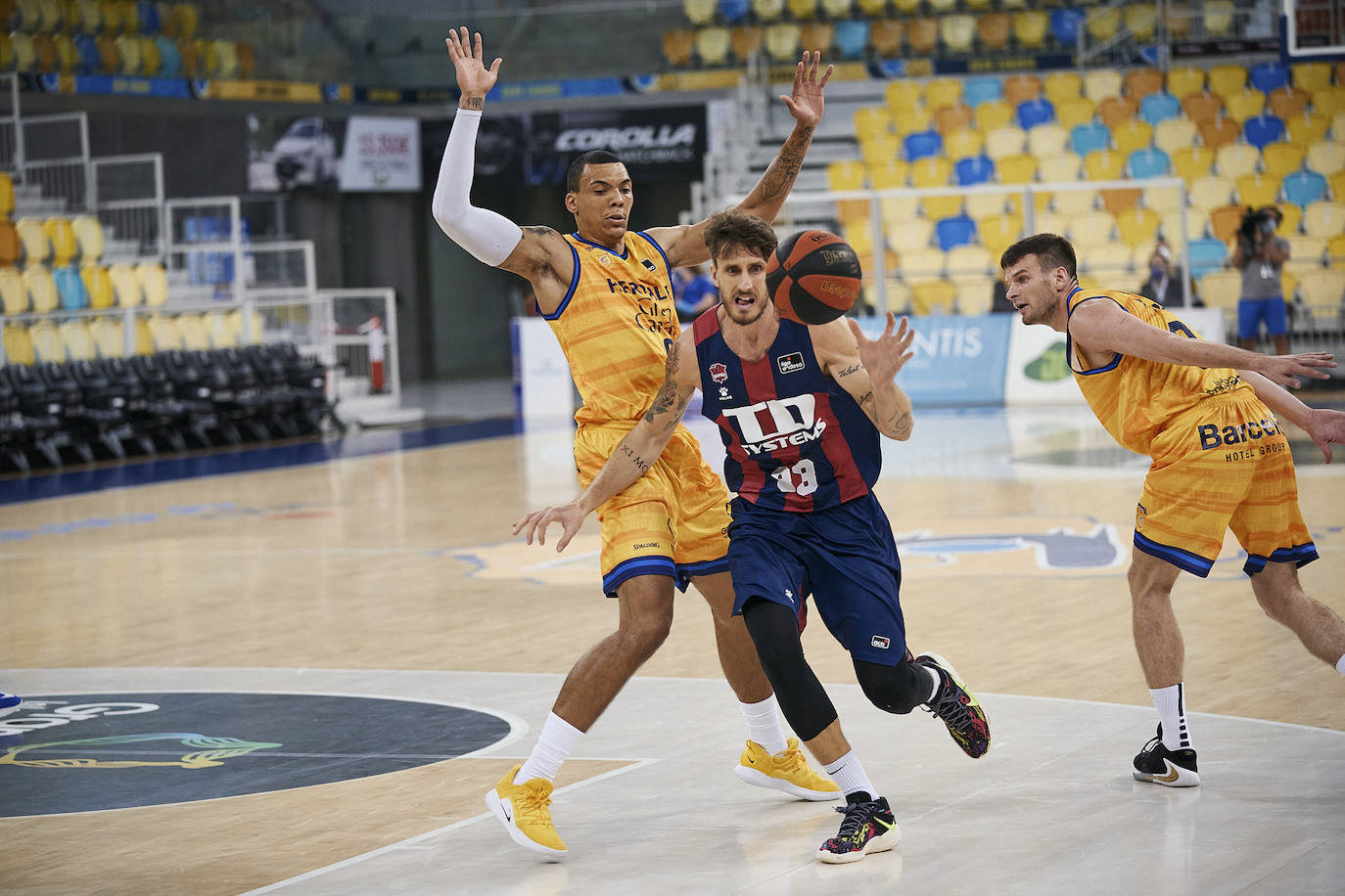 Fotos: El Herbalife Gran Canaria - TD Systems Baskonia de la Liga Endesa, en directo