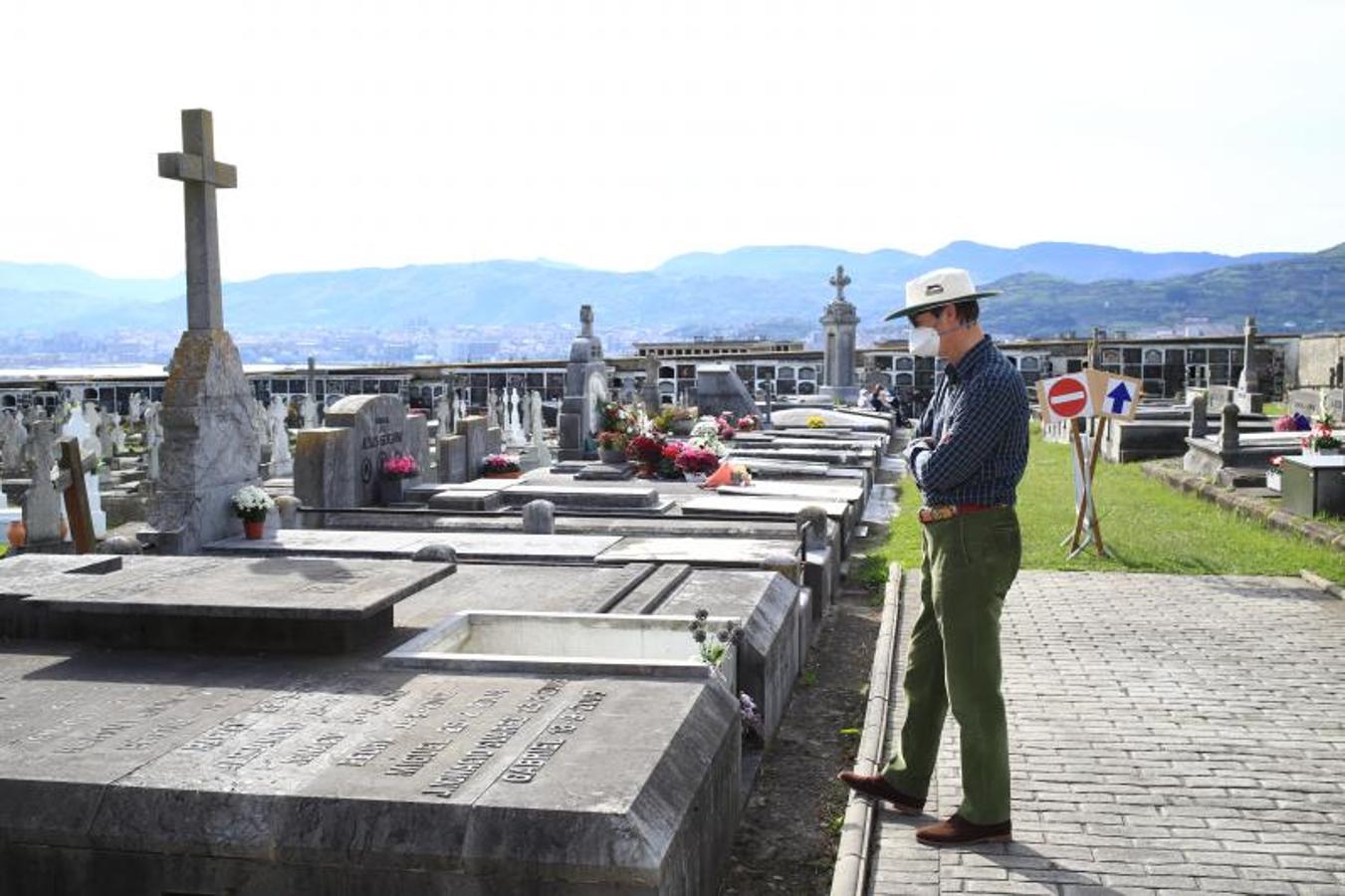 Cementerio de Getxo en el la Festividad de Todos los Santos