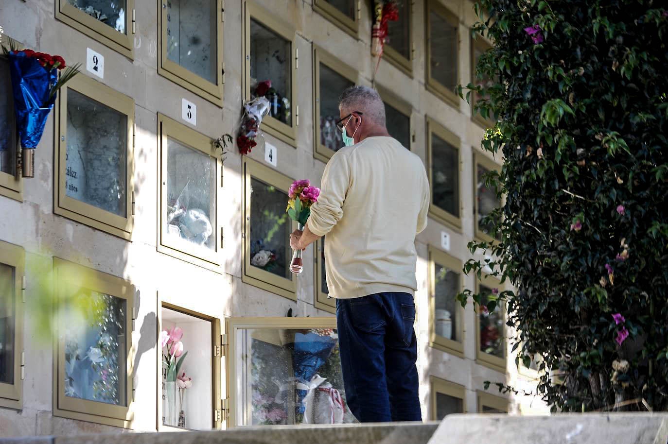 Cementerio de Portugalete, día de todos los santos de 2020, en estado de alarma por Coronavirus.