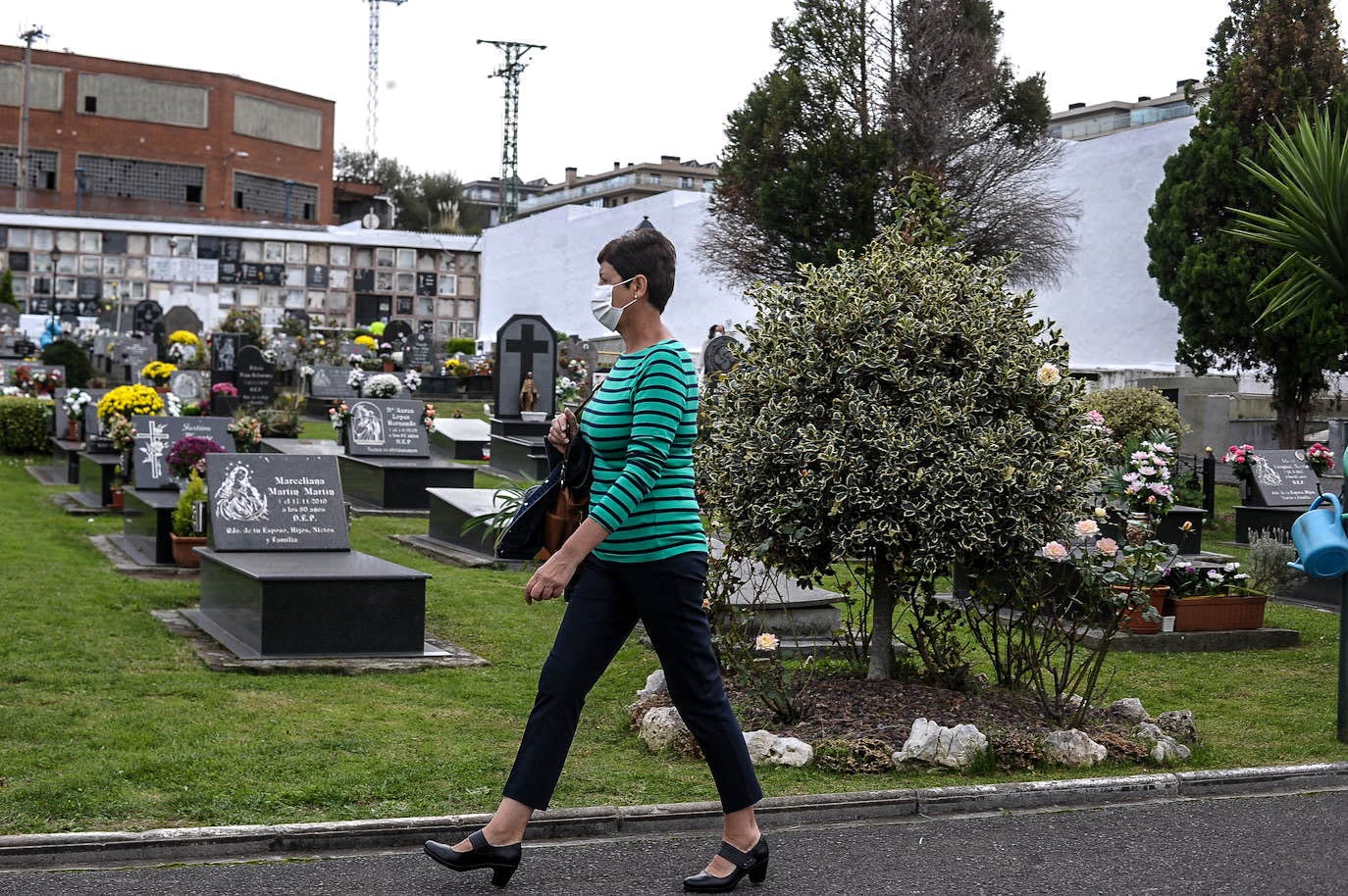 Cementerio de Portugalete, día de todos los santos de 2020, en estado de alarma por Coronavirus.