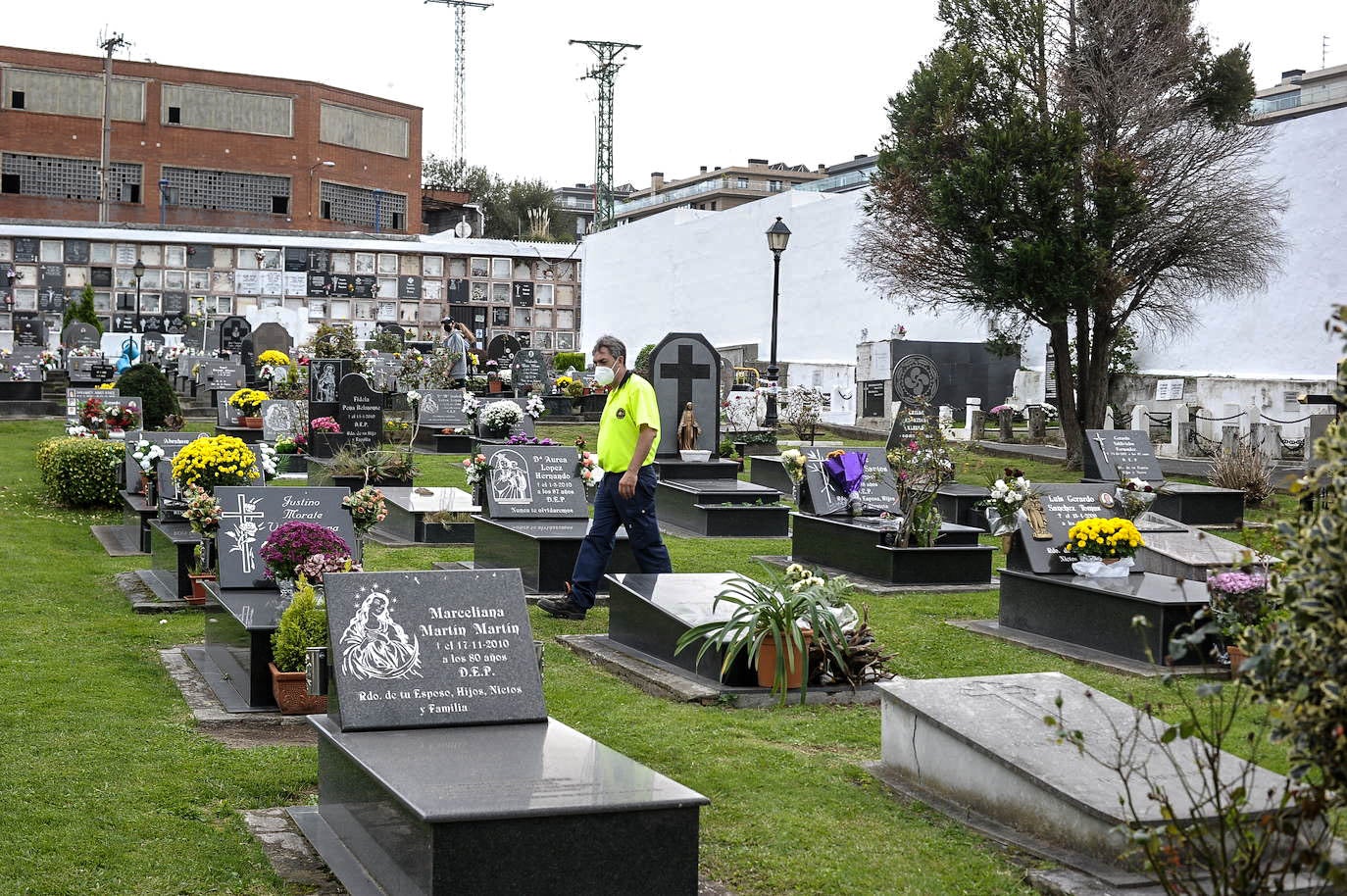 Cementerio de Portugalete, día de todos los santos de 2020, en estado de alarma por Coronavirus.