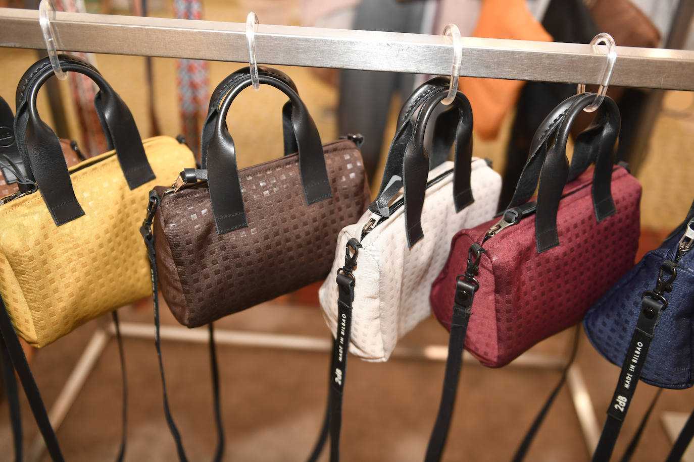 Fotos: Siete mujeres abren una tienda efímera en pleno Gran Vía de Bilbao