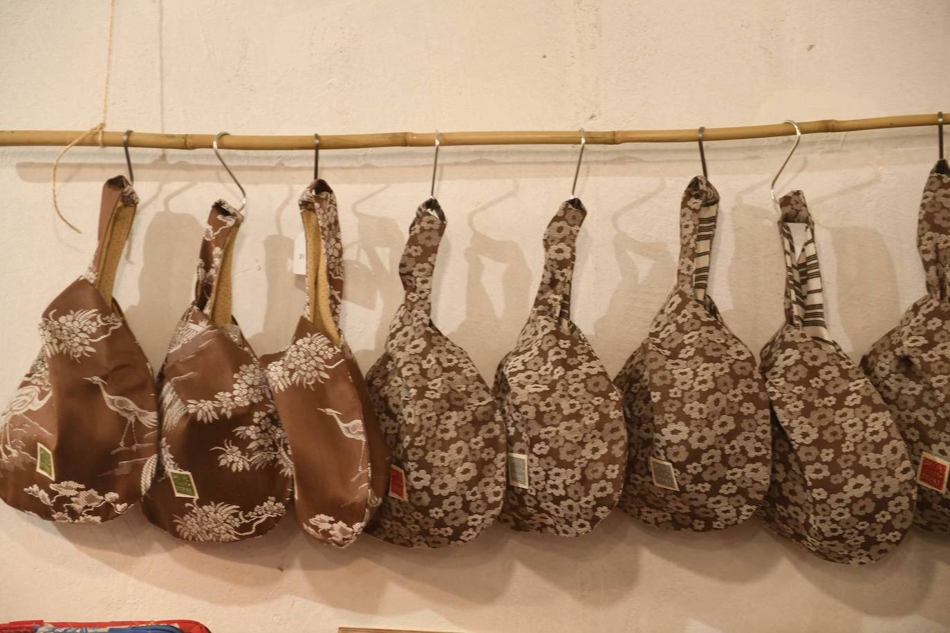 Fotos: Siete mujeres abren una tienda efímera en pleno Gran Vía de Bilbao