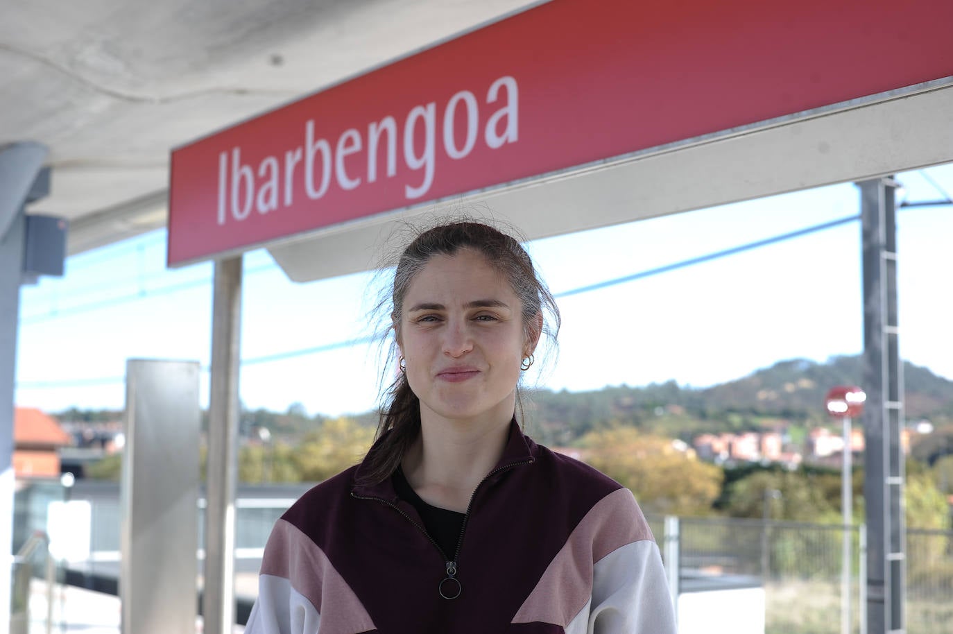 "Yo he vivido en Madrid y éste es mejor. Hay menos líneas aquí y eso permite gestionarlo mejor. Lo veo muy bien co todas sus reglas, como la prohibición de comer, es adecuado". 