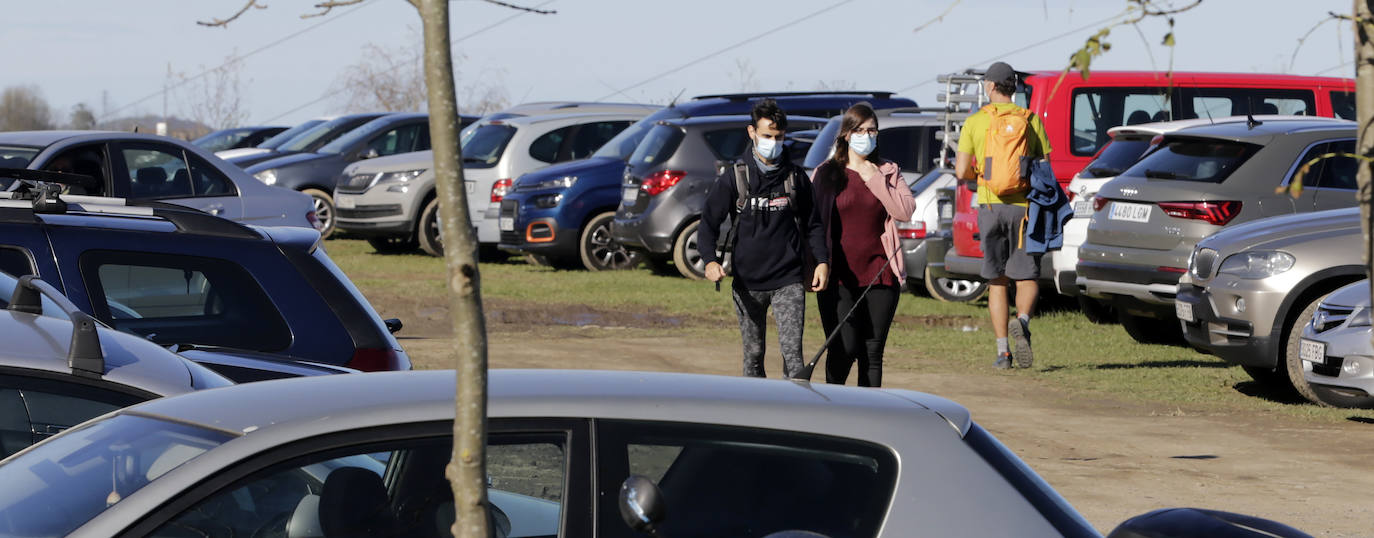 El parking del Pagasarri se ha llenado esta mañana. 