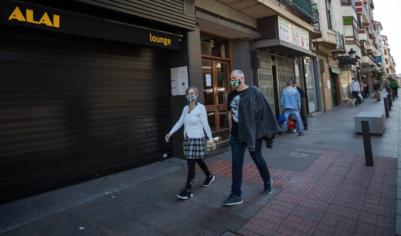 La imagen de la persiana bajada se ha repetido en toda la hostelería de Bizkaia.