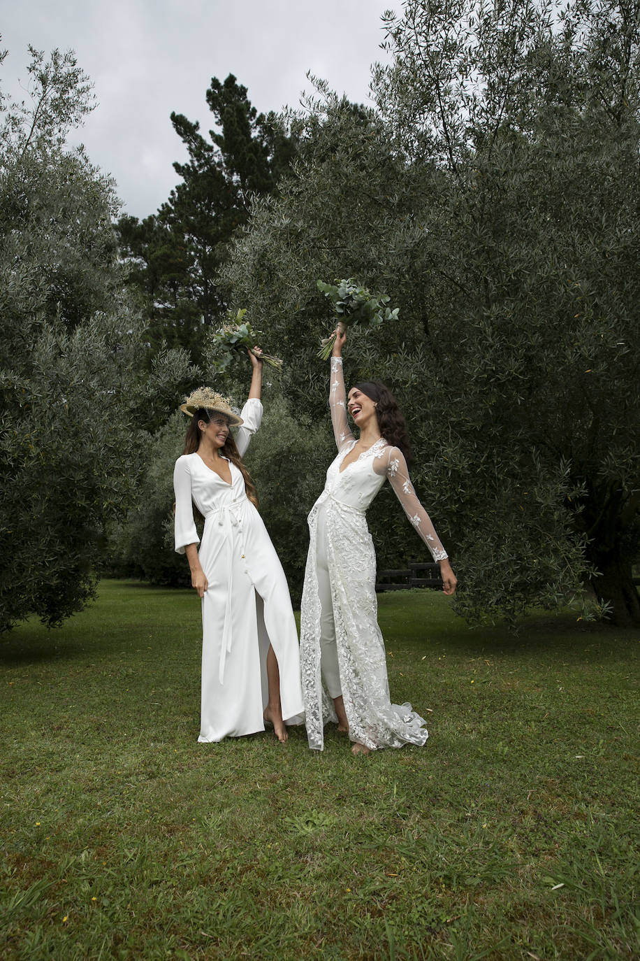 Fotos: La boda reivindicativa de Izaro y Nahia en la Torre Loizaga