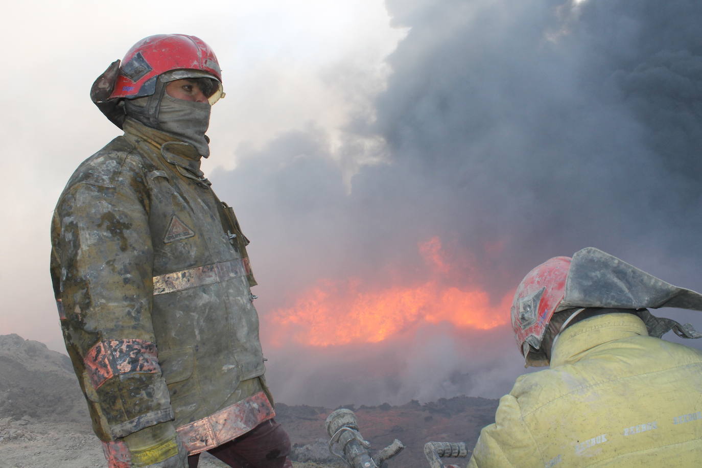 Los bomberos iraquíes tardaron diez meses en apagar aquellos fuegos.