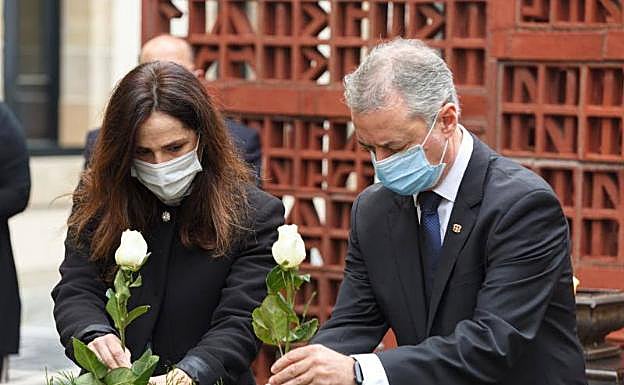 El Parlamento vasco rinde homenaje a las víctimas en el Día de la Memoria