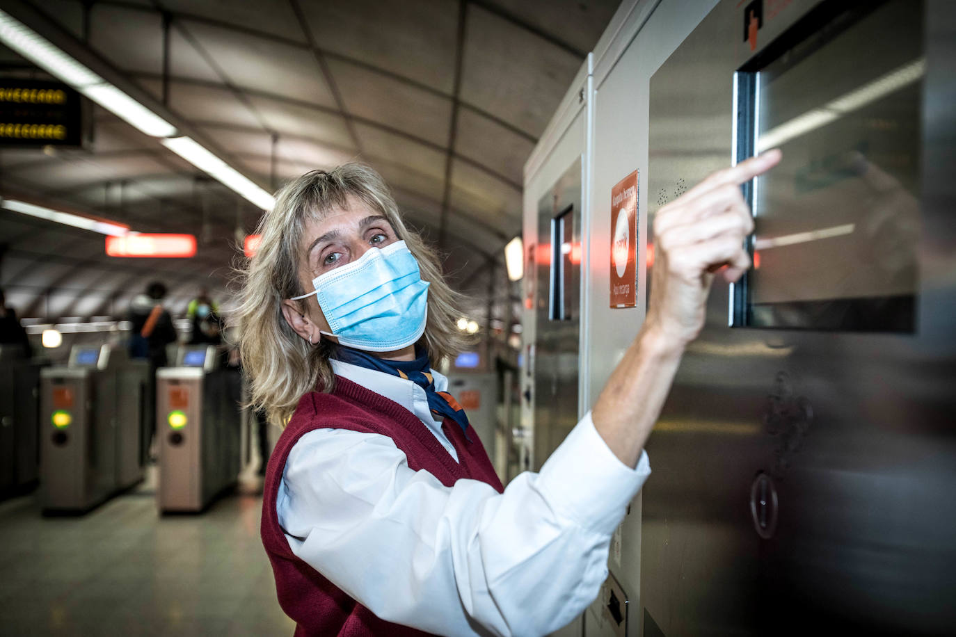 Marian de Pedro va a cumplir 20 años trabajando entre vías.