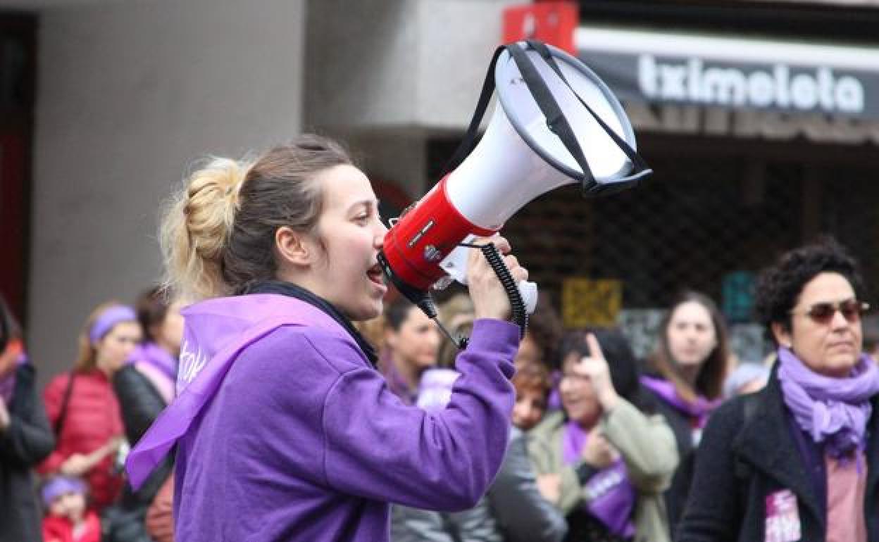 Manifestación en las calles de Llodio. 