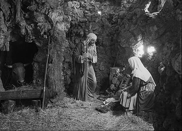 Imagen principal - Las primeras figuras del Nacimiento (1962); las que los vitorianos visitan en la actualidad.