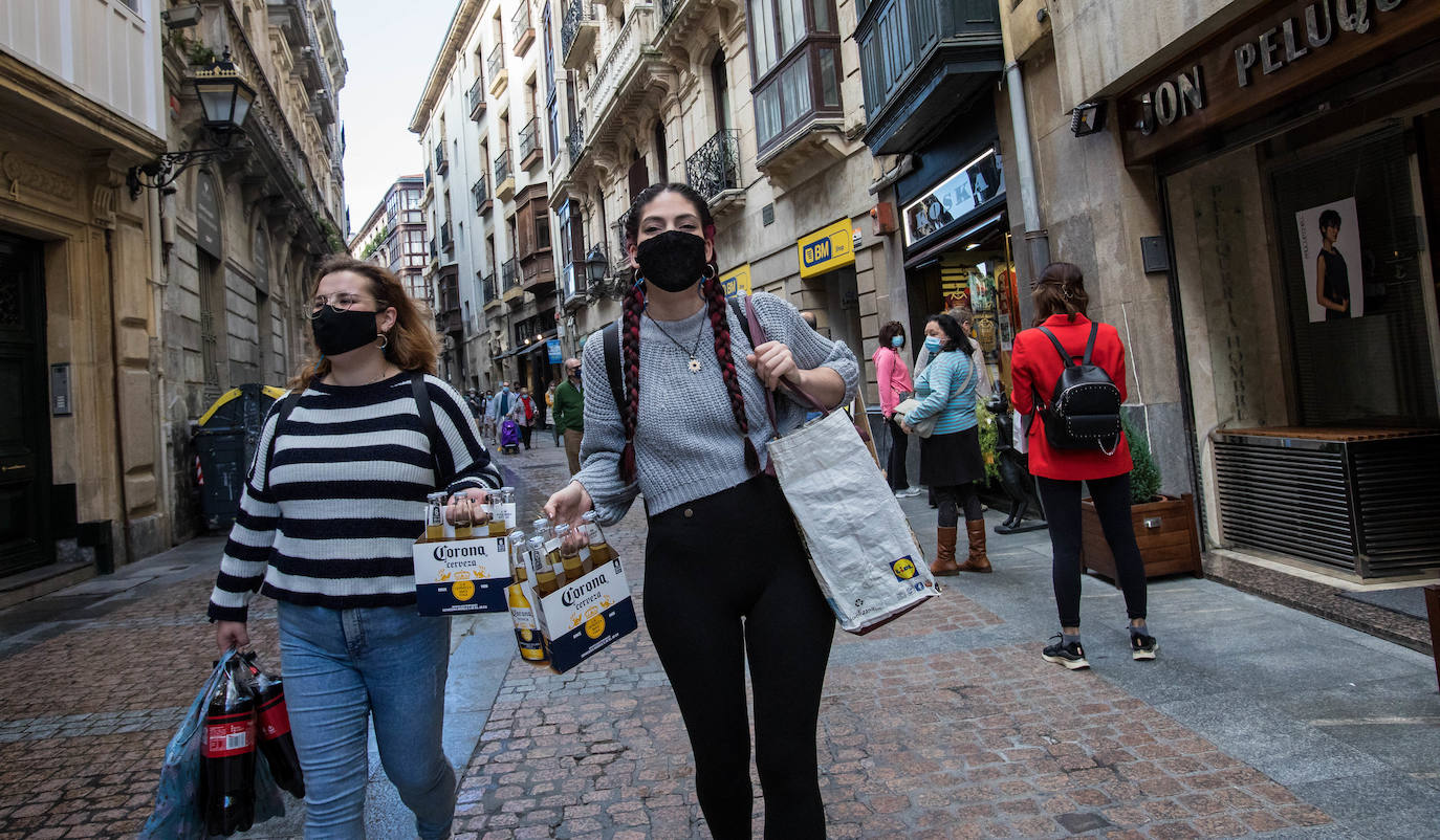 Fotos: Día de compras en Bilbao pese a la pandemia