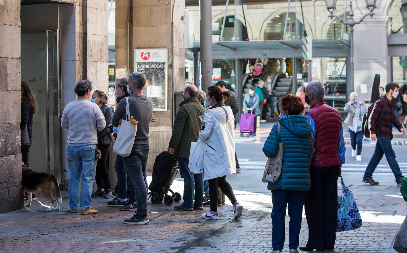 Fotos: Día de compras en Bilbao pese a la pandemia