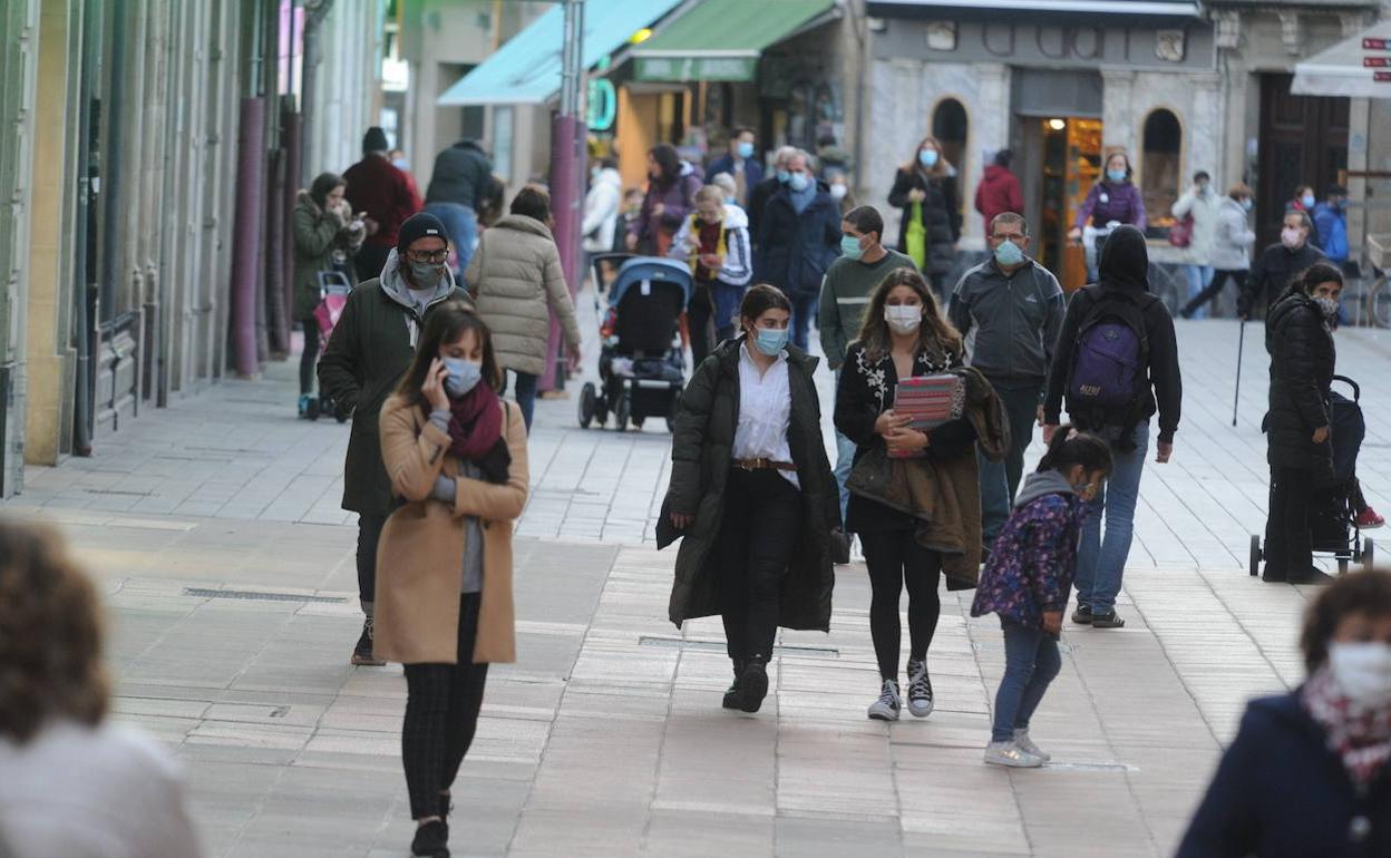 Llodio y Agurain salen del nivel rojo de incidencia de la pandemia