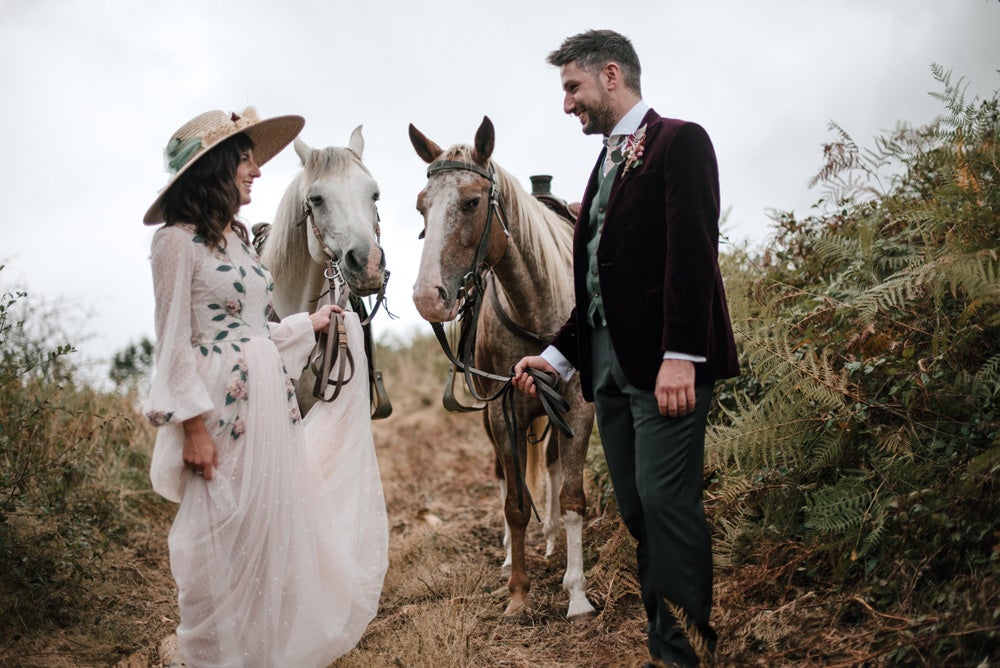 Fotos: La boda alternativa de Ismael (de «El conquistador del fin del mundo») e Iraia en el Valle de Arratia
