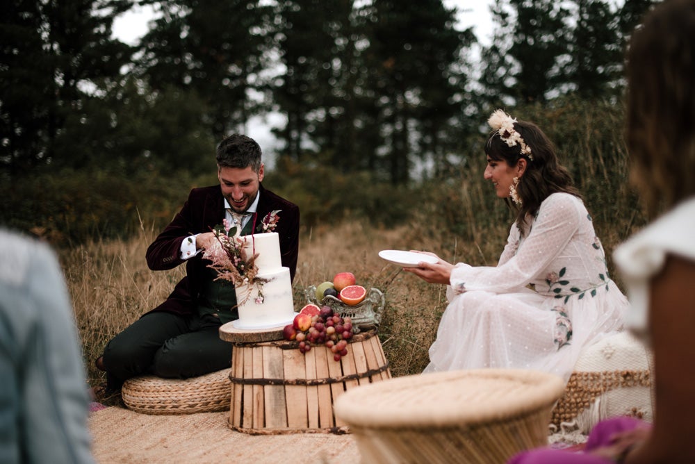 Fotos: La boda alternativa de Ismael (de «El conquistador del fin del mundo») e Iraia en el Valle de Arratia
