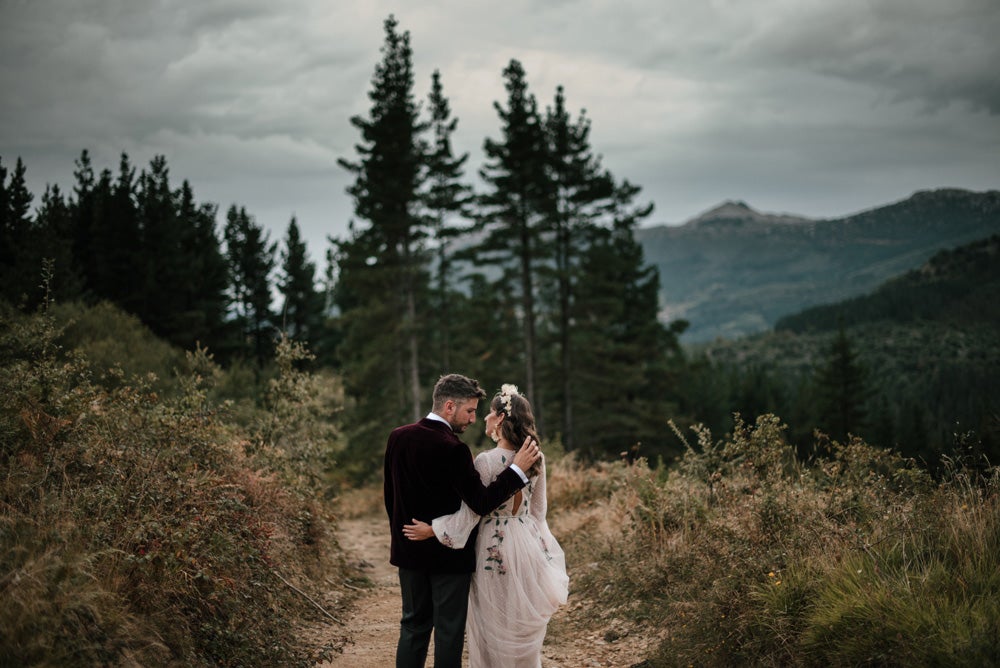 Fotos: La boda alternativa de Ismael (de «El conquistador del fin del mundo») e Iraia en el Valle de Arratia