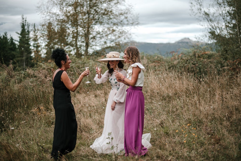 Fotos: La boda alternativa de Ismael (de «El conquistador del fin del mundo») e Iraia en el Valle de Arratia