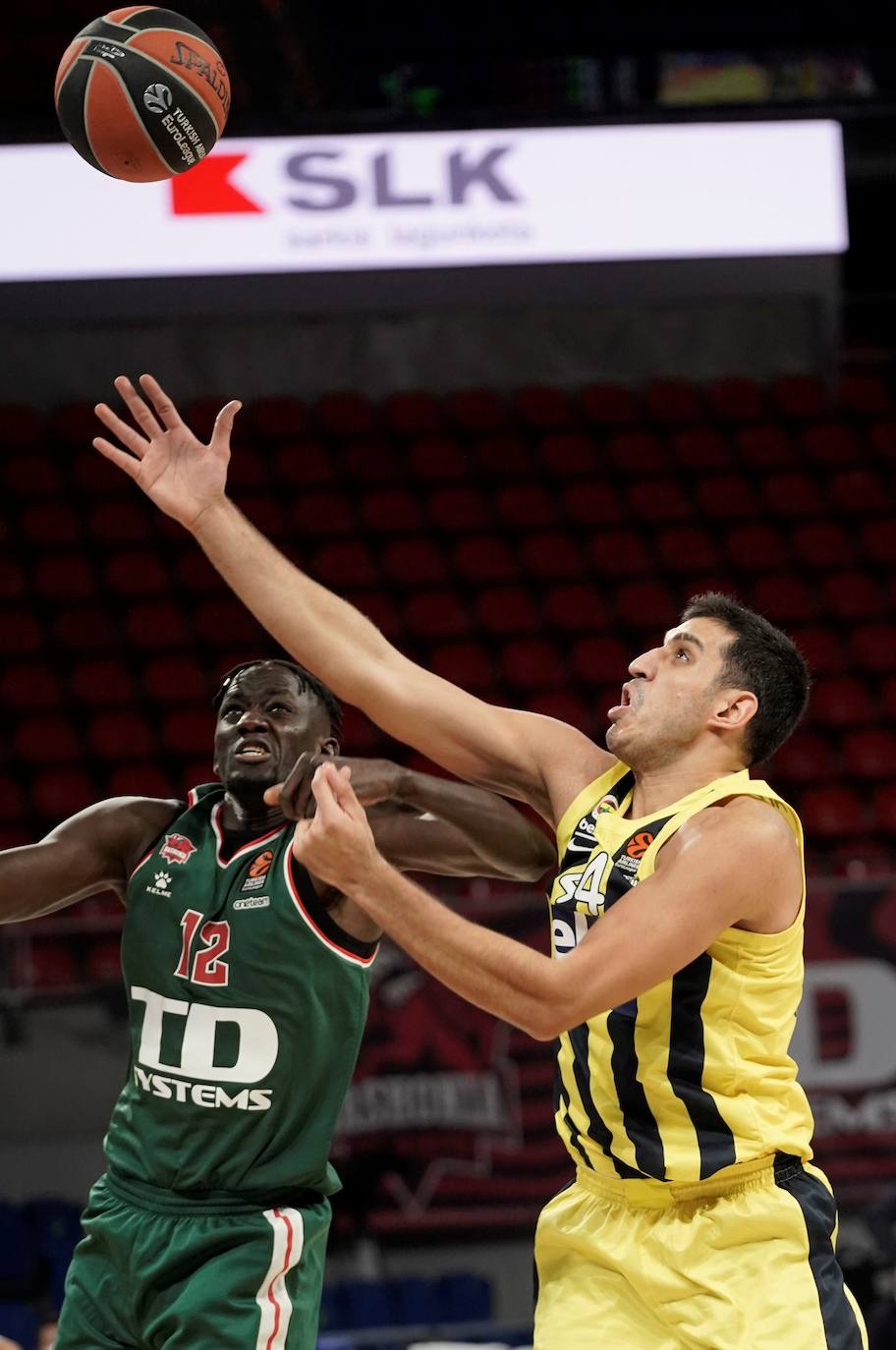 Fotos: El Baskonia-Fenerbahce, en imágenes