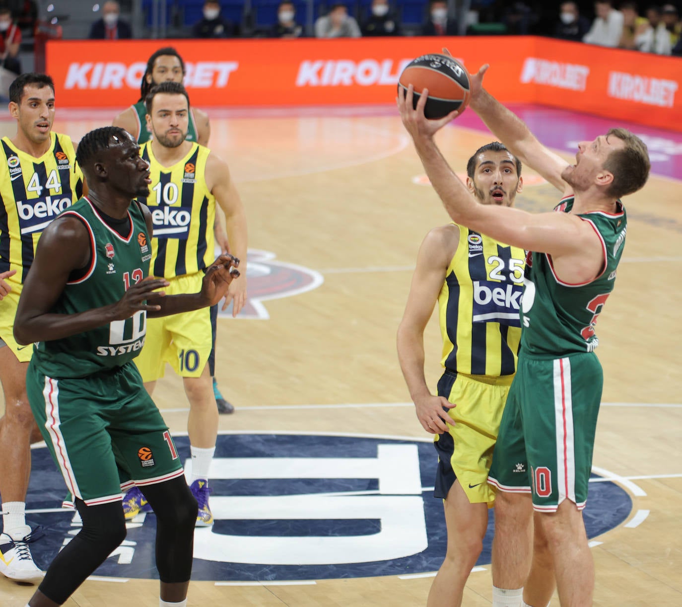 Fotos: El Baskonia-Fenerbahce, en imágenes