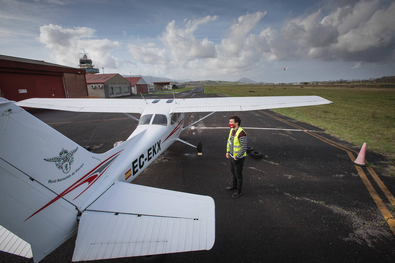 Fotos: El aeropuerto de Sondika en imágenes