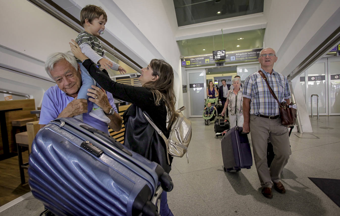 Fotos: Las mejores imágenes de La Paloma del aeropuerto de Bilbao