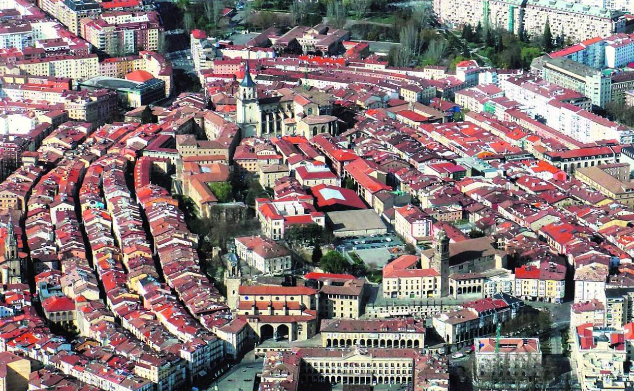 National Geographic menciona la «hedonista» 'almendra' medieval de Vitoria en su paseo. 