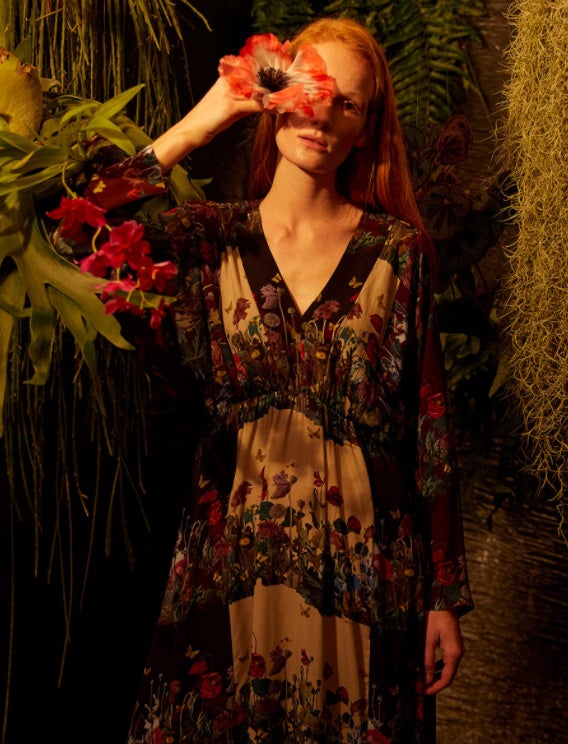 Fotos: El pack de la «Generación del 68» bilbaína: mascarillas con arte y pañuelos a juego