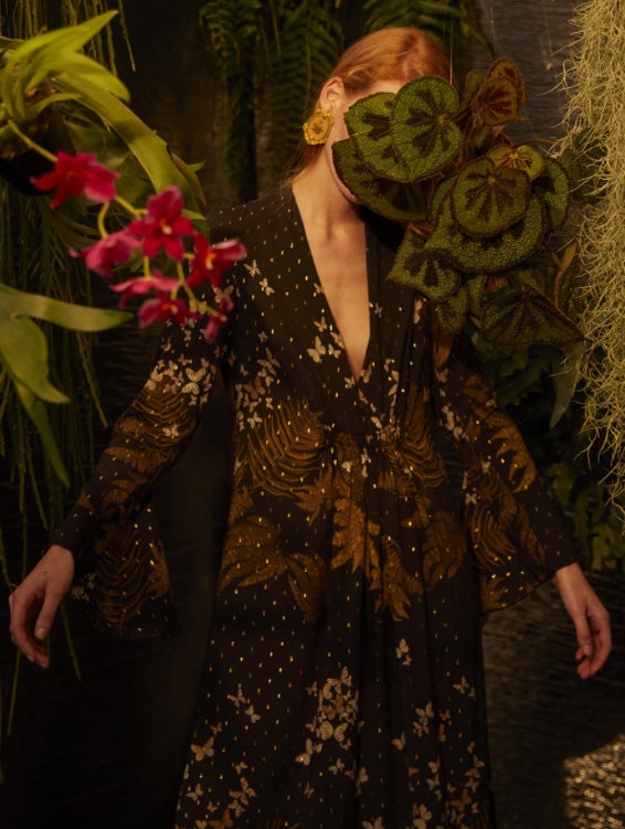 Fotos: El pack de la «Generación del 68» bilbaína: mascarillas con arte y pañuelos a juego