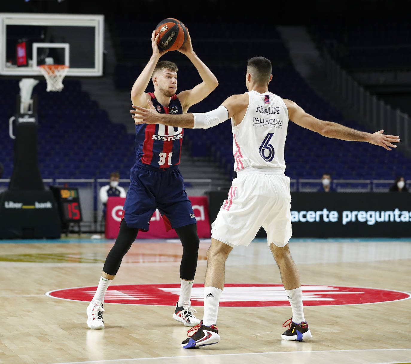 Fotos: Las imágenes del Real Madrid-Baskonia