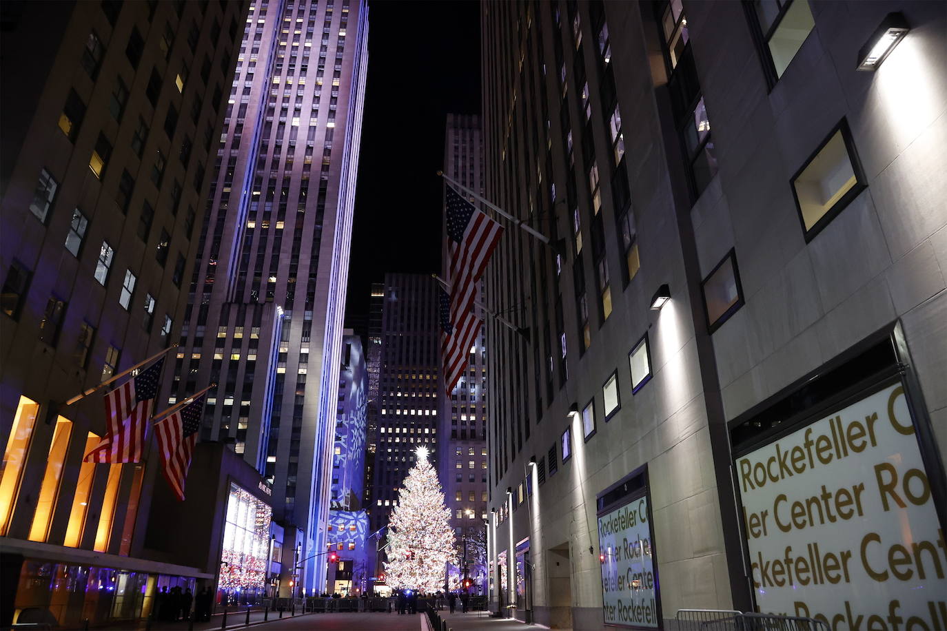 Fotos: Nueva York inaugura la Navidad con el encendido del árbol de Rockefeller